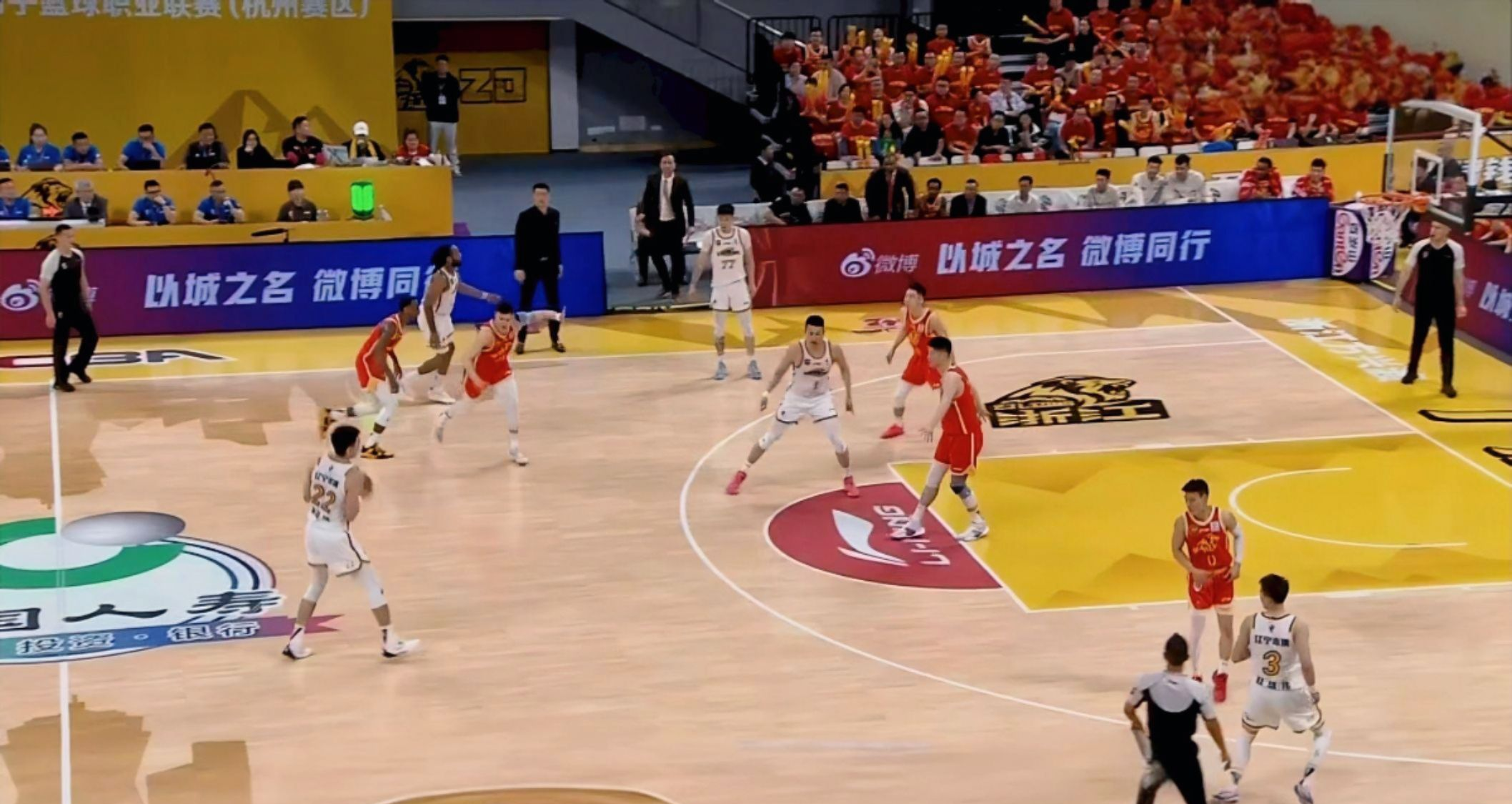 九游下载安装-窗口期体能课后，深圳男篮绝杀压哨备战法甲，球迷炸锅，临场指挥获称赞(前向运动小于32如何改善)